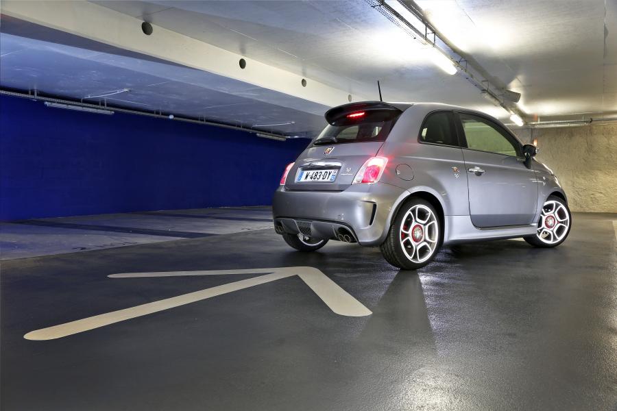  Abarth 595 Competizione 2011 года  (фото 23 из 32)